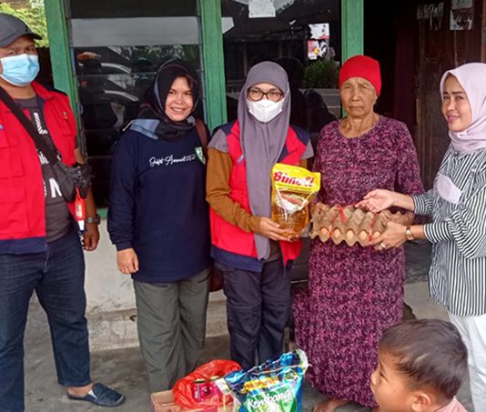 Bantuan ke korban banjir Desa Pulogeto Baru